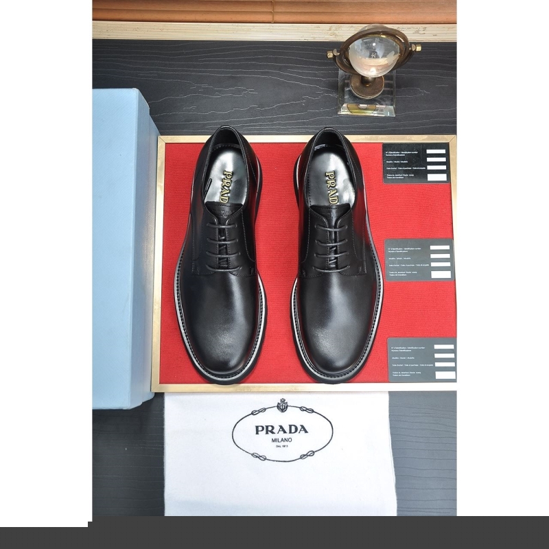 Pra*a leather shoes